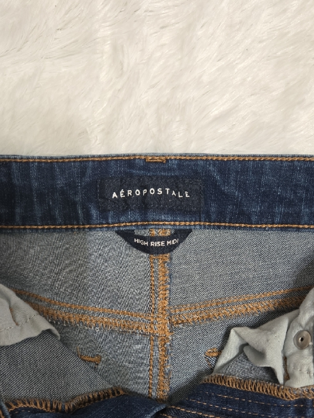 Aeropostale Women's Dark Indigo Denim Rolled Hem Shorts - Picture 5 of 6